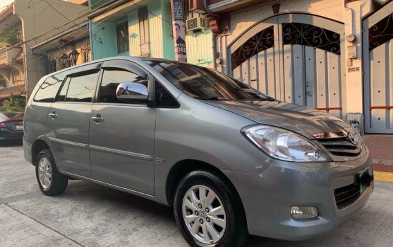 Selling Toyota Innova 2010 at 60000 km in Manila-3