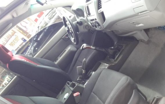 Selling Toyota Hilux 2005 Manual Diesel in Quezon City-4