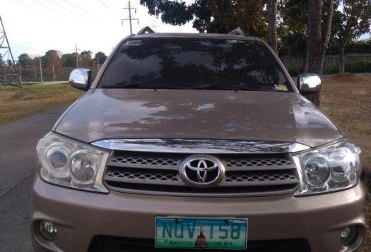 2nd Hand Toyota Fortuner 2010 at 100000 km for sale-4