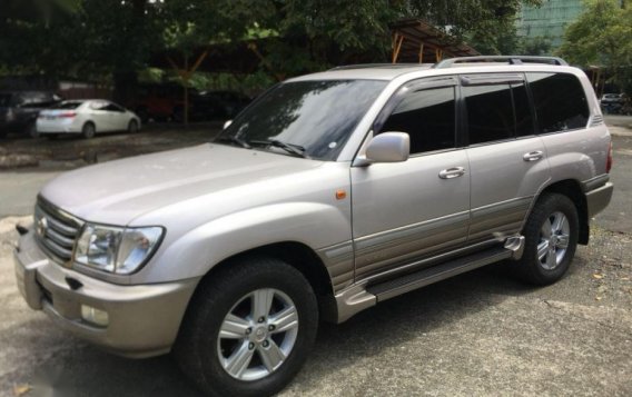 Selling Used Toyota Land Cruiser 2003 in Pasig