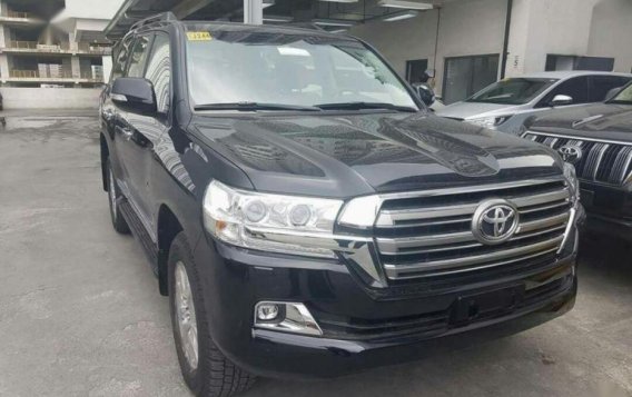 Selling New Toyota Land Cruiser 2019 Automatic Diesel in Makati-3