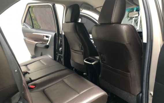 Selling Used Toyota Fortuner 2016 in Quezon City-11