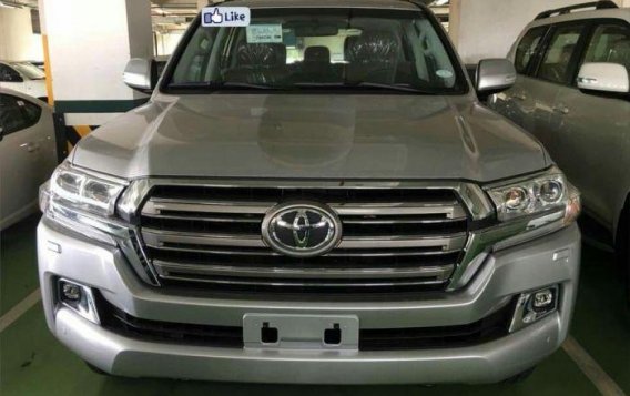 Selling New Toyota Land Cruiser 2019 Automatic Diesel in Makati-2
