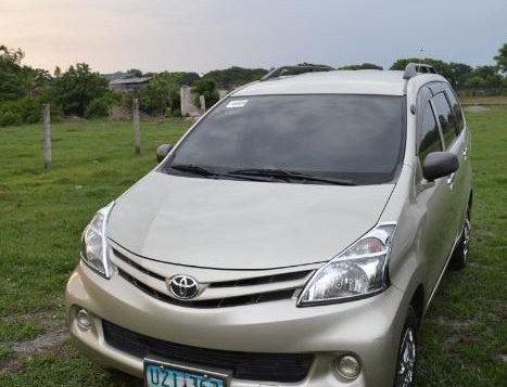 Selling 2nd Hand Toyota Avanza 2013 in Tarlac City-1