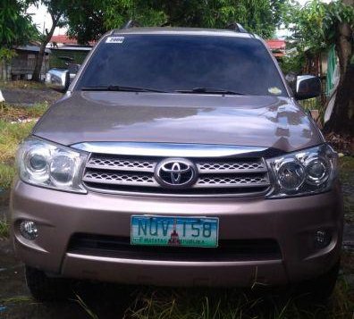 2nd Hand Toyota Fortuner 2010 at 100000 km for sale