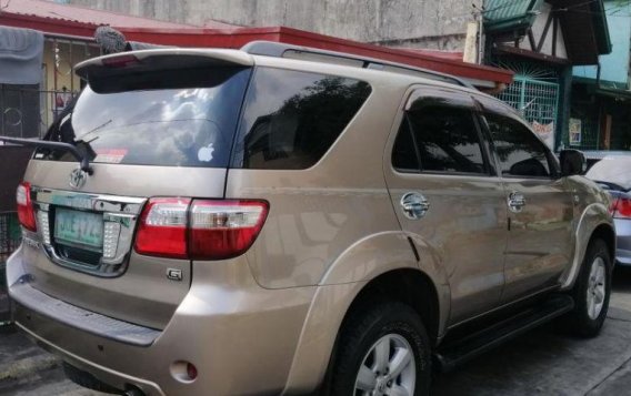 For sale 2009 Toyota Fortuner Automatic Diesel at 70000 km in Manila-2