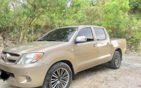 Selling Toyota Hilux 2006 Manual Diesel in Consolacion-1