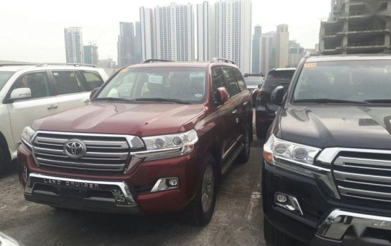 Selling New Toyota Land Cruiser 2019 in Makati