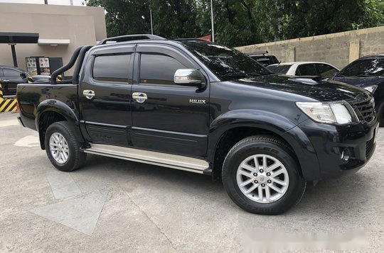 Selling Black 2014 Toyota Hilux at 100000 km -1