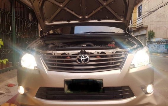 Used Toyota Innova 2012 at 60000 km for sale-5