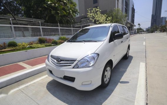 Toyota Innova 2011 Manual Diesel for sale in Quezon City-3