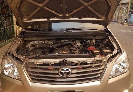 Used Toyota Innova 2012 at 60000 km for sale-8