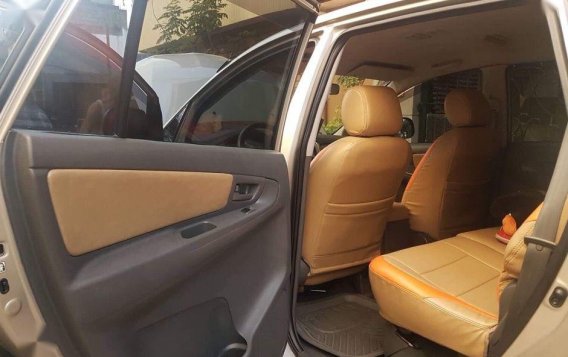 Used Toyota Innova 2012 at 60000 km for sale-3