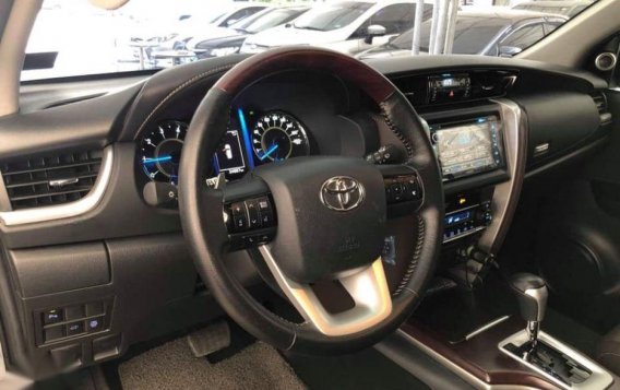 Selling Used Toyota Fortuner 2017 in Makati-8