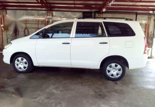 2nd Hand Toyota Innova 2006 Manual Diesel for sale in San Leonardo-6