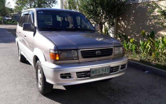 Used Toyota Revo 2000 for sale in Santa Maria