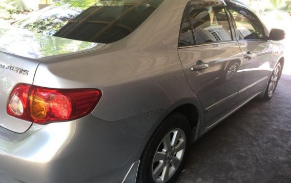 2nd Hand Toyota Corolla Altis 2010 at 120000 km for sale-3