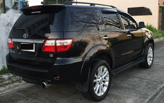 Selling Used Toyota Fortuner 2011 in Angeles-3