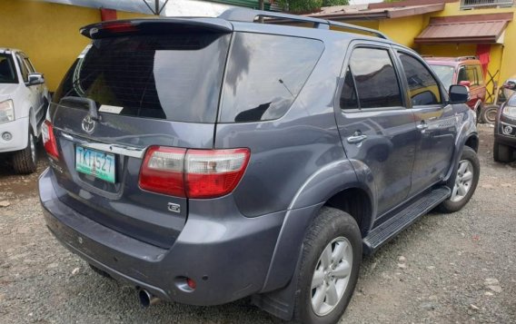 Selling Toyota Fortuner 2011 Automatic Diesel in Quezon City-2