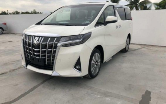 Selling White 2019 Toyota Alphard 