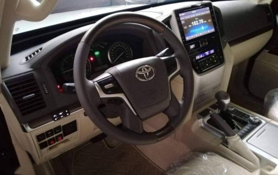 Selling Brand New Toyota Land Cruiser 2019 -3