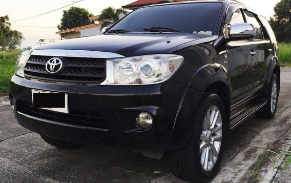 Selling Used Toyota Fortuner 2011 in Angeles