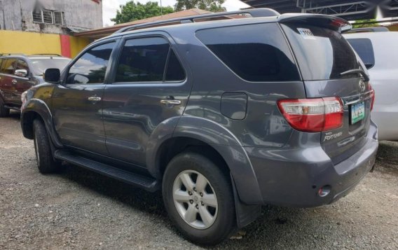 Selling Toyota Fortuner 2011 Automatic Diesel in Quezon City