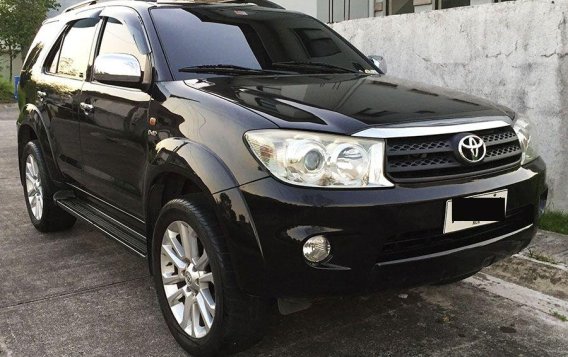 Selling Used Toyota Fortuner 2011 in Angeles-1