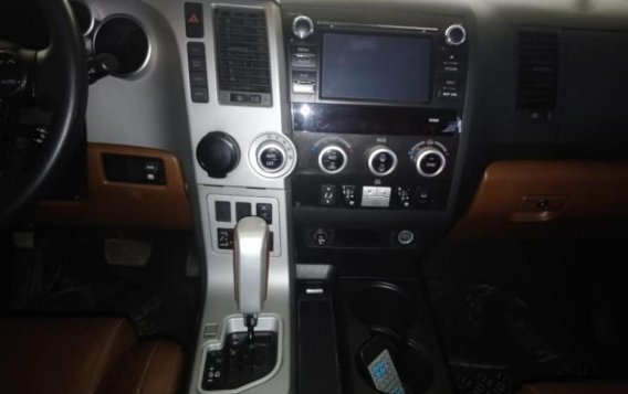 Selling Toyota Sequoia 2010 Automatic Gasoline in Quezon City-2