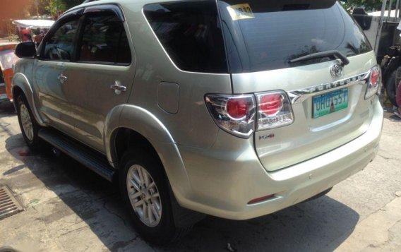 Selling Toyota Fortuner 2012 Automatic Diesel in Manila-3