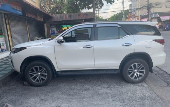 Selling Pearl White Toyota Fortuner in Las Piñas-2