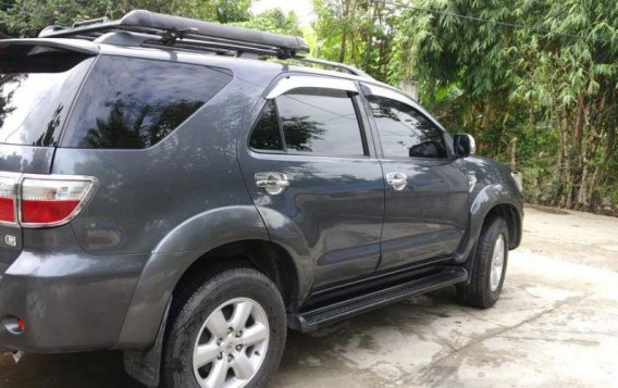 2nd Hand Toyota Fortuner 2009 at 80000 km for sale-3