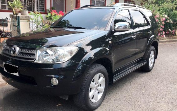 Selling Toyota Fortuner 2011 Automatic Gasoline in Las Piñas-4