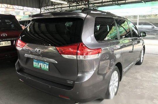 Sell Grey 2013 Toyota Sienna at Automatic Gasoline at 22000 km in Quezon City-3
