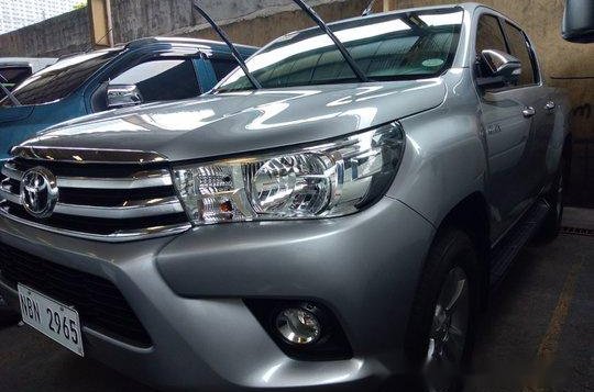 Selling Silver Toyota Hilux 2017 in Quezon City-3