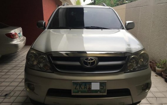 Used Toyota Fortuner 2007 at 110000 km for sale-1