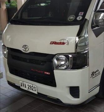 Selling 2nd Hand Toyota Hiace 2015 in Rodriguez-1