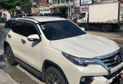 Selling Pearl White Toyota Fortuner in Las Piñas