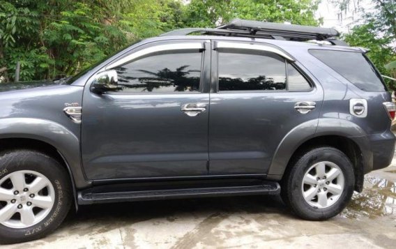 2nd Hand Toyota Fortuner 2009 at 80000 km for sale-6