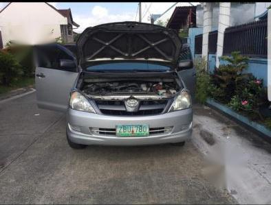 Selling 2nd Hand Toyota Innova 2005 Manual Gasoline at 40094 km in Dasmariñas-1