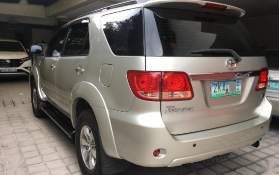 Used Toyota Fortuner 2007 at 110000 km for sale-2