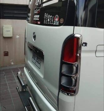 Selling 2nd Hand Toyota Hiace 2015 in Rodriguez-2