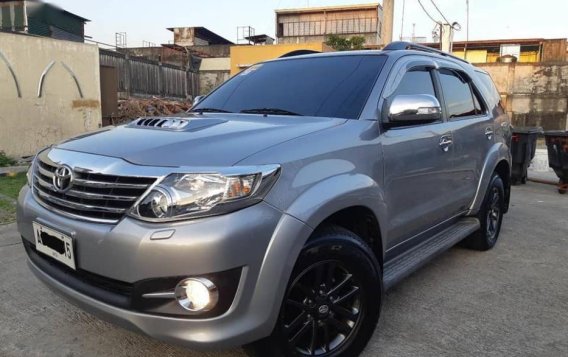 2nd Hand Toyota Fortuner 2015 at 42000 km for sale in Pasig-2