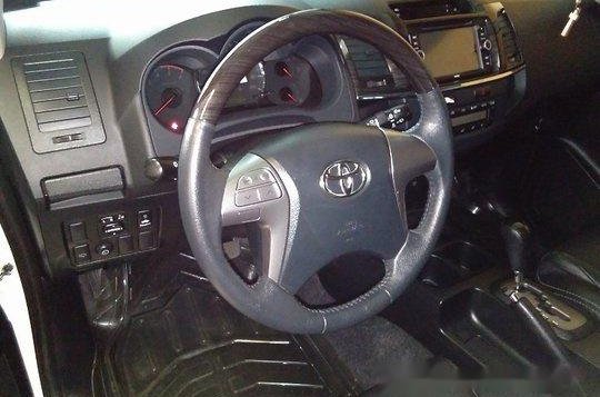 Selling White Toyota Fortuner 2016 for sale in Automatic-3