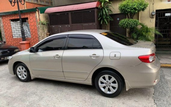 Selling 2nd Hand Toyota Altis 2012 in Manila-5