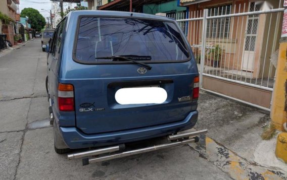 Selling 2nd Hand Toyota Revo 2000 in Makati