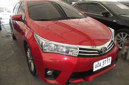Selling Red Toyota Corolla Altis 2014 at 43344 km 