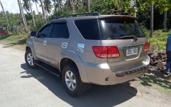 Selling 2nd Hand Toyota Fortuner 2006 Automatic Gasoline at 100000 km in Guinobatan