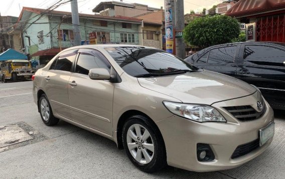 Selling 2nd Hand Toyota Altis 2012 in Manila-2