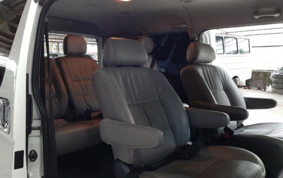2nd Hand Toyota Hiace 2014 at 58000 km for sale-6